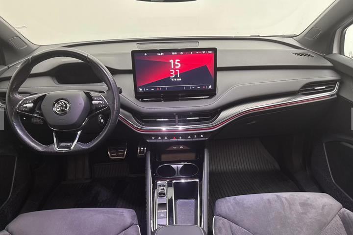 Hvid Skoda Enyaq fra 2022