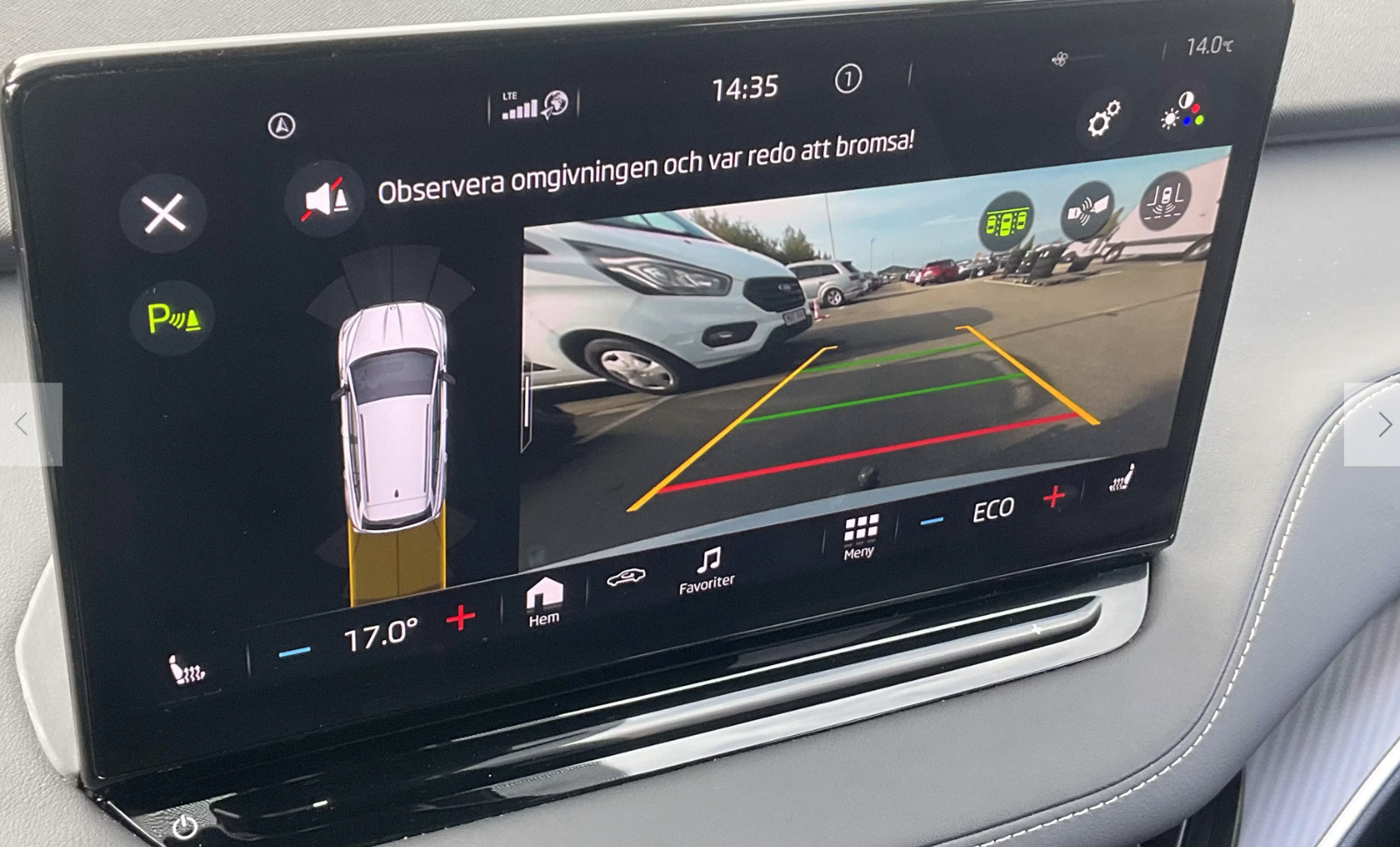 Hvid Skoda Enyaq fra 2022