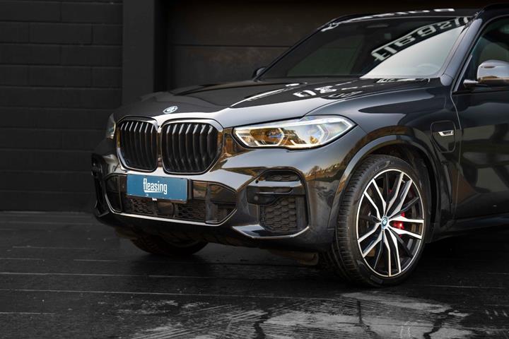 Sort BMW X5 fra 2022