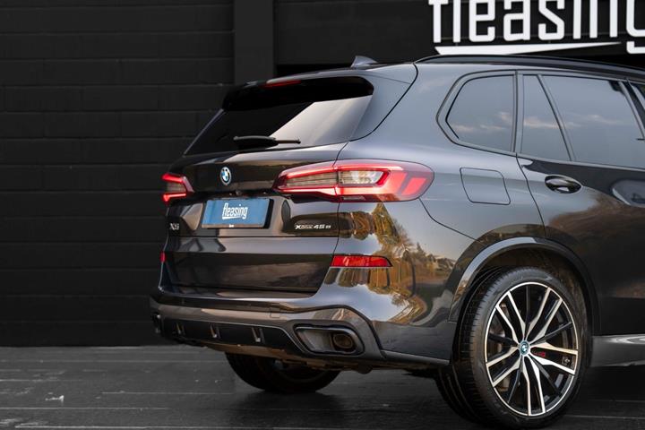 Sort BMW X5 fra 2022
