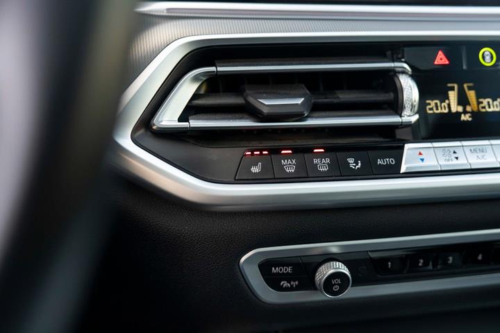 Sort BMW X5 fra 2022