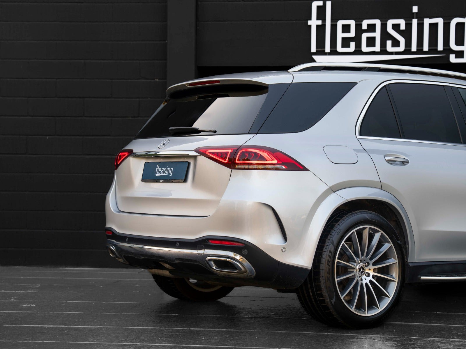 Sølv Mercedes GLE350 de fra 2020