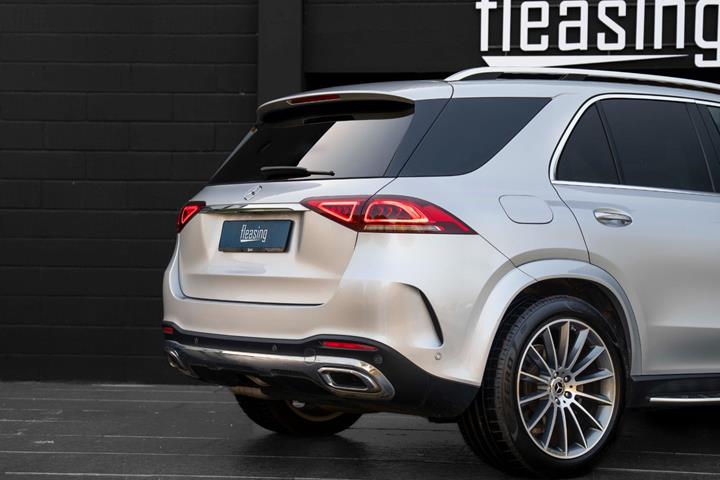 Sølv Mercedes GLE350 de fra 2020