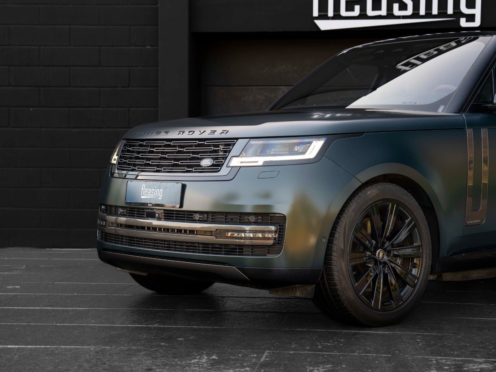 Grøn Land Rover Range Rover fra 2023