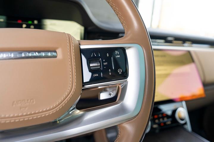 Grøn Land Rover Range Rover fra 2023