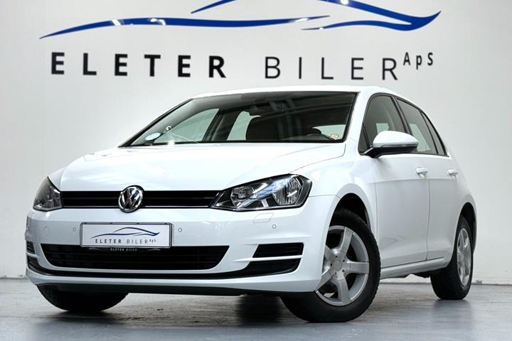 Hvid VW Golf VII fra 2015