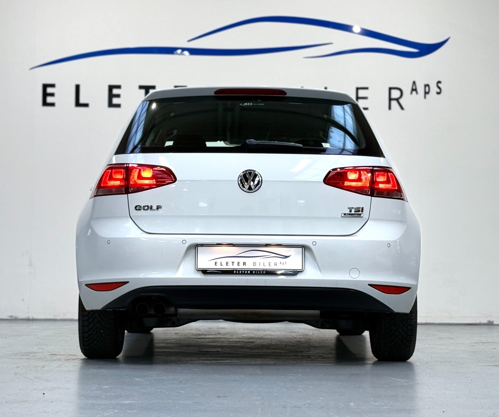Hvid VW Golf VII fra 2015