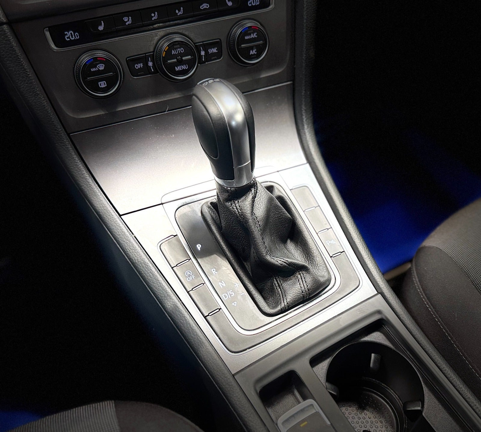 Hvid VW Golf VII fra 2015