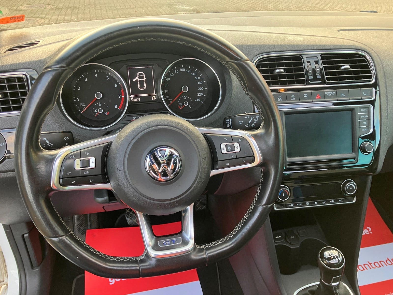 Hvid VW Polo fra 2016