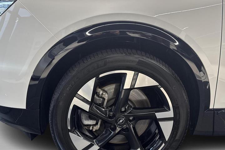 Hvid Opel Grandland-e fra 2025