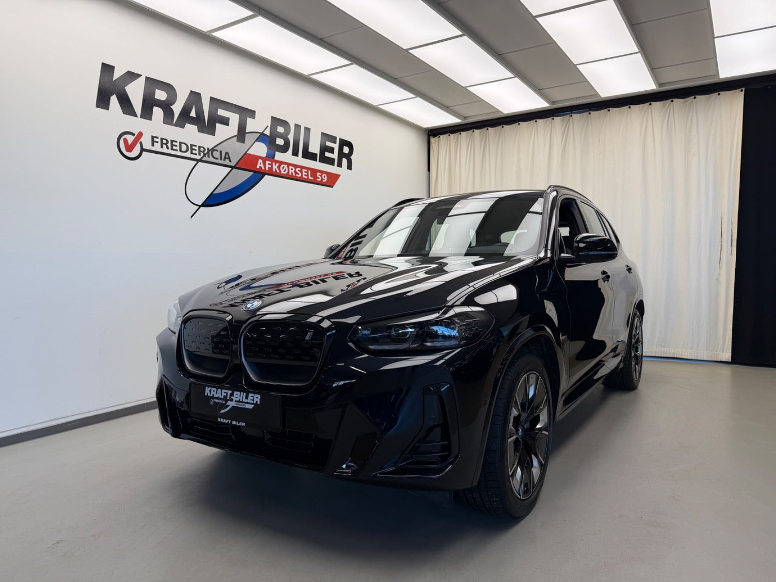 BMW iX3 Charged Plus M-Sport