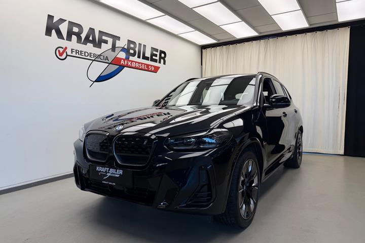 Sort BMW iX3 fra 2024
