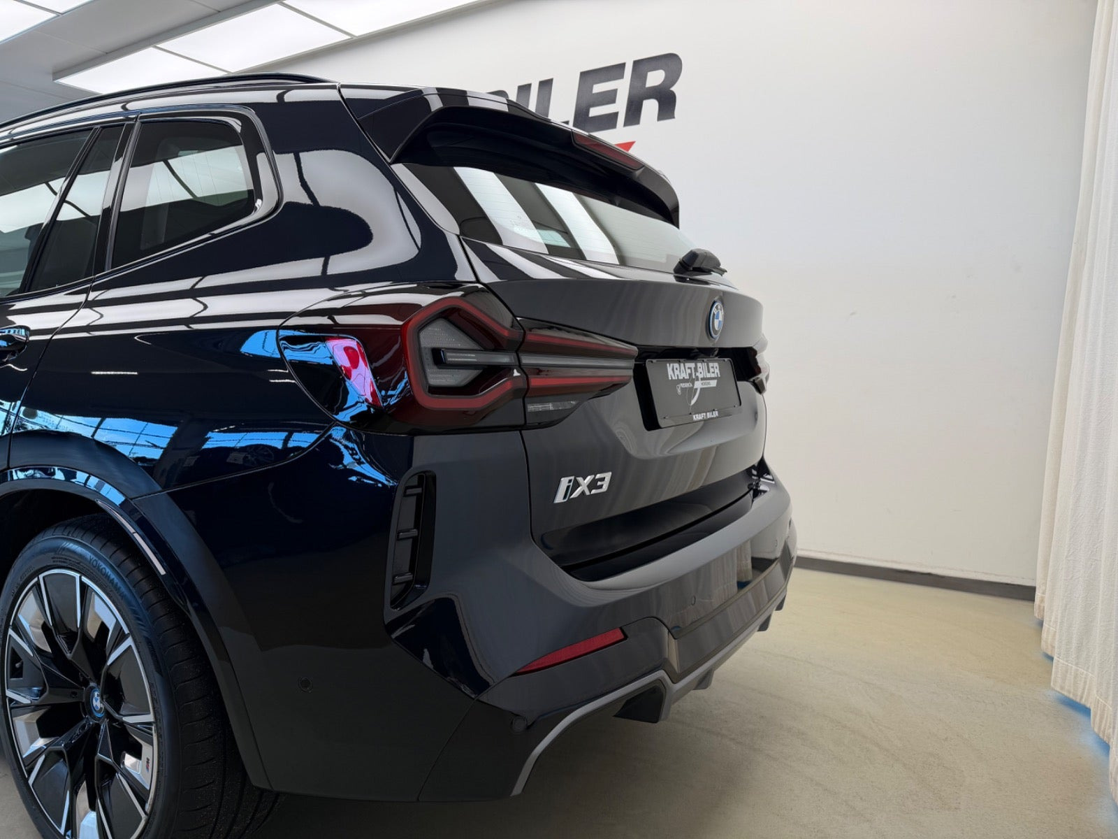 Sort BMW iX3 fra 2024