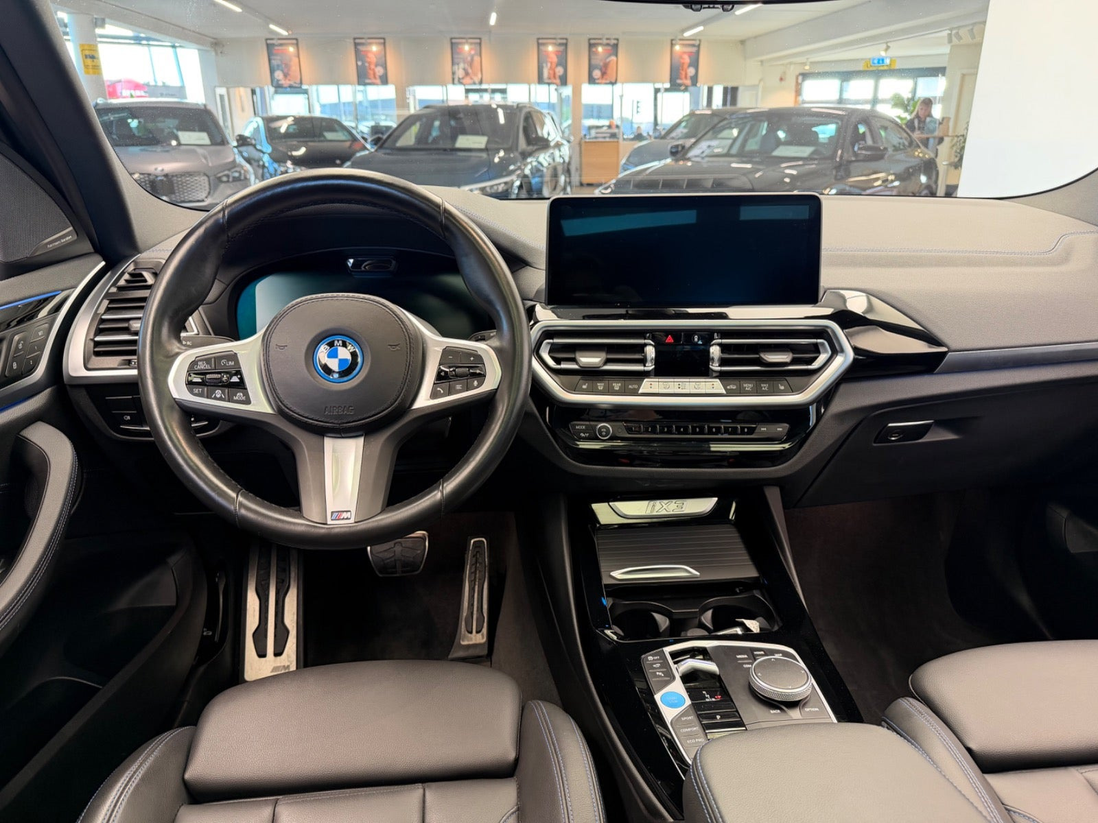 Sort BMW iX3 fra 2024