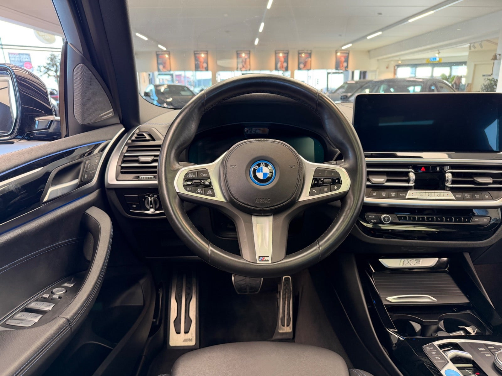 Sort BMW iX3 fra 2024
