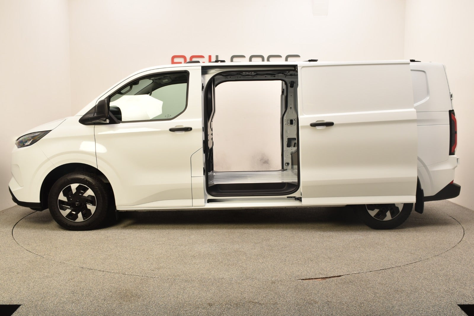 Hvid Ford E-Transit Custom 340 L2 fra 2027
