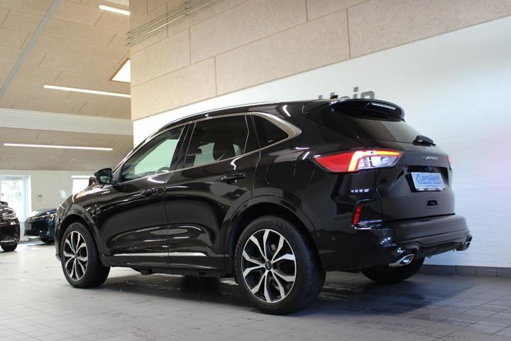 Sort Ford Kuga fra 2022