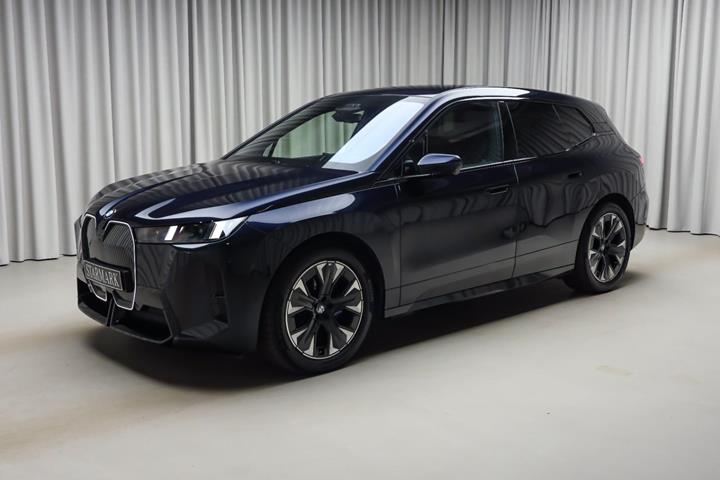 Sort BMW iX fra 2025