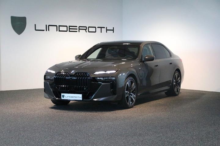 Grå BMW i7 fra 2023