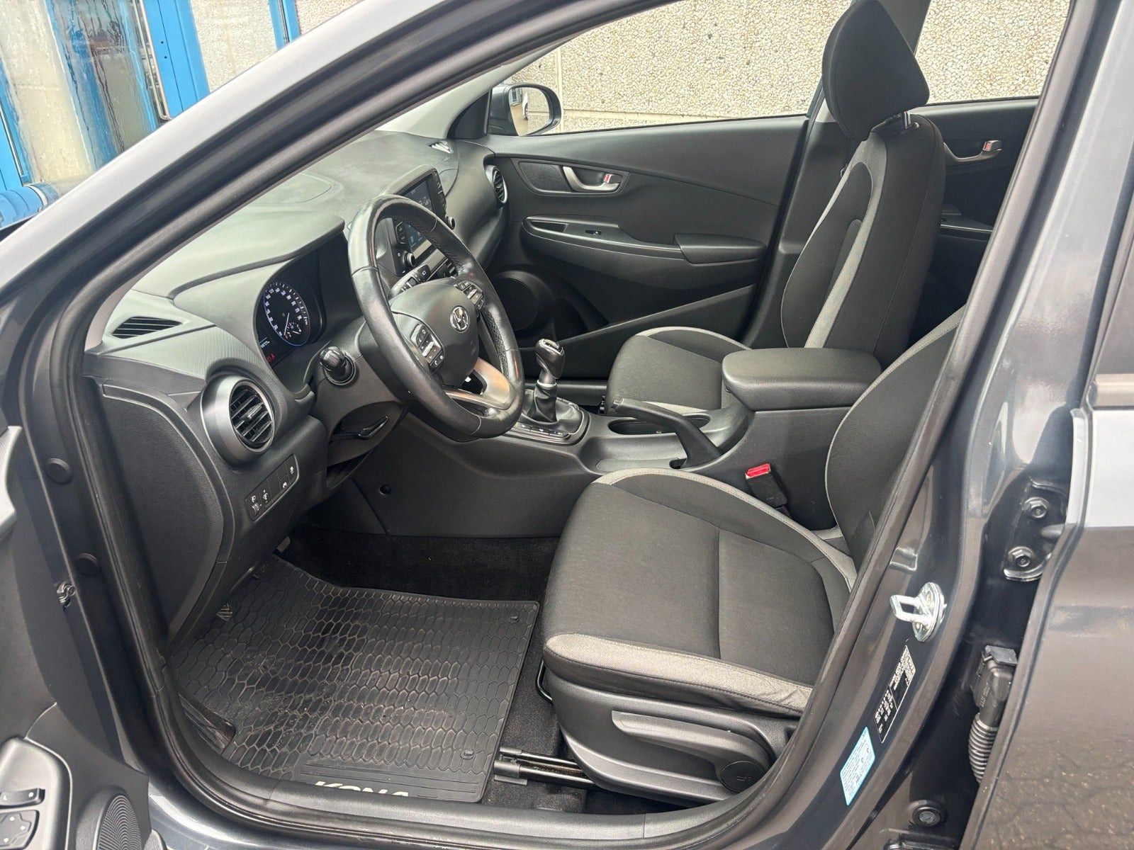 Grå Hyundai Kona fra 2018
