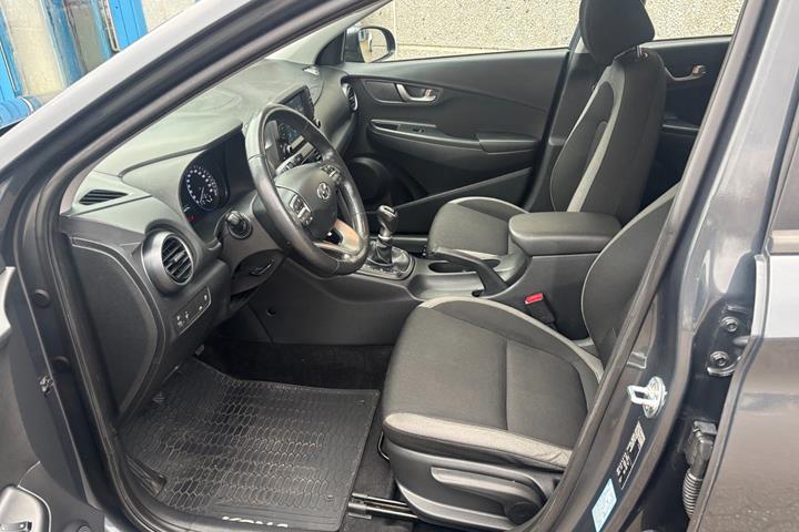 Grå Hyundai Kona fra 2018