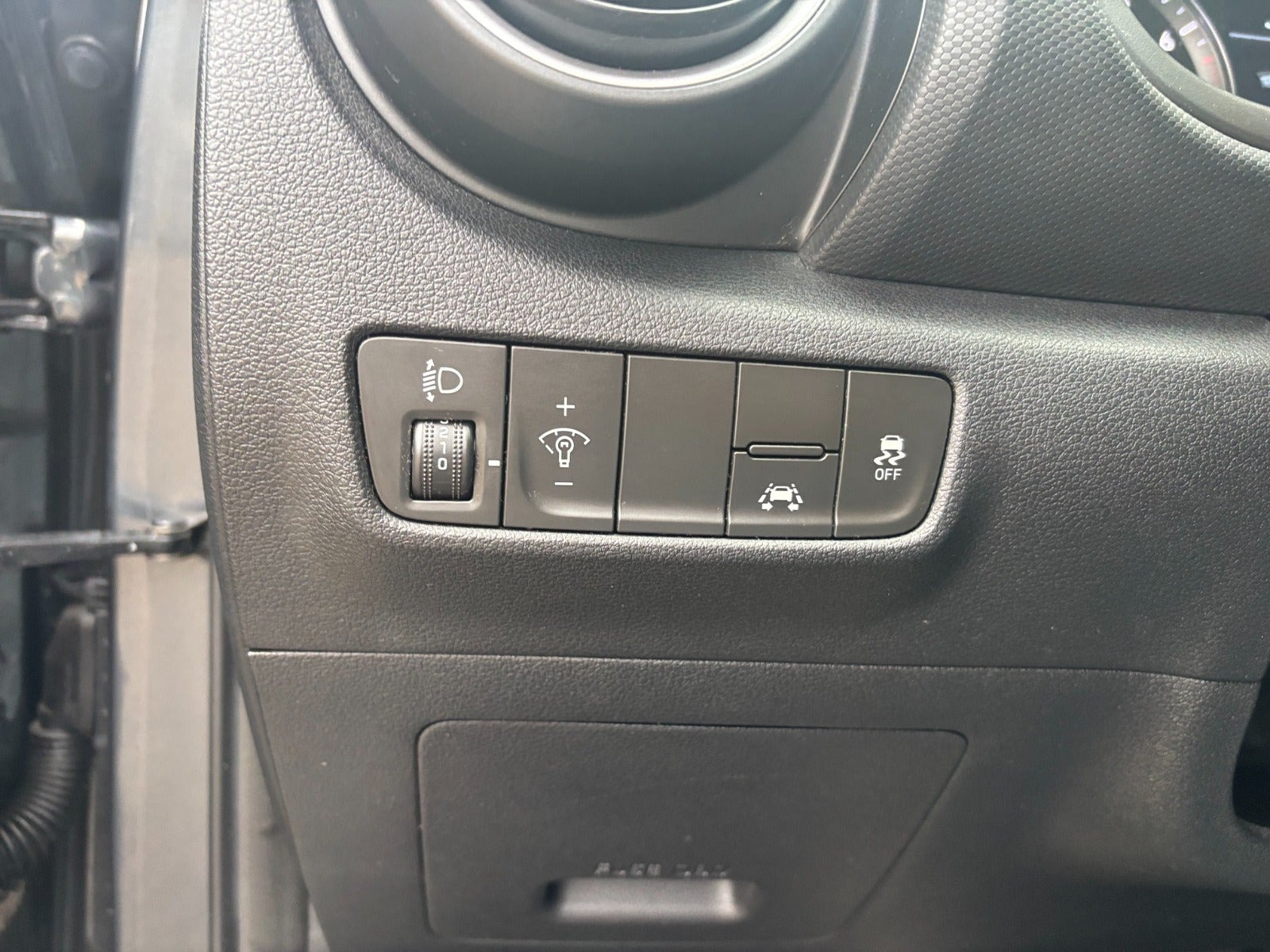 Grå Hyundai Kona fra 2018