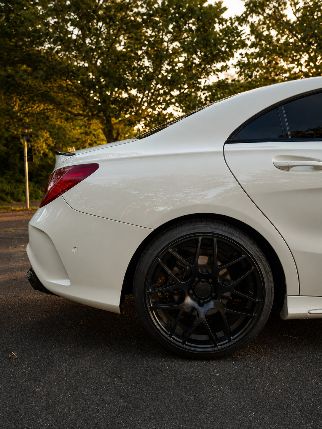 Hvid Mercedes CLA200 fra 2013