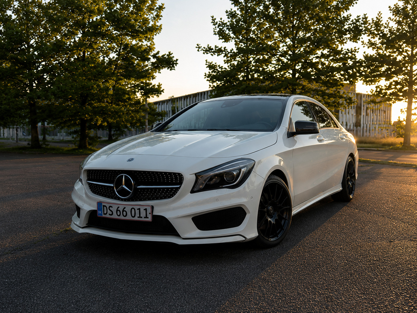 Mercedes CLA200 1,6 AMG-line coupé automatgear