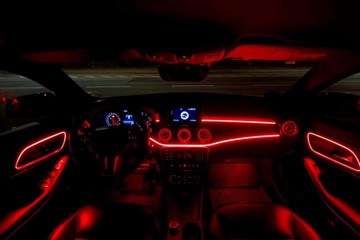 Hvid Mercedes CLA200 fra 2013