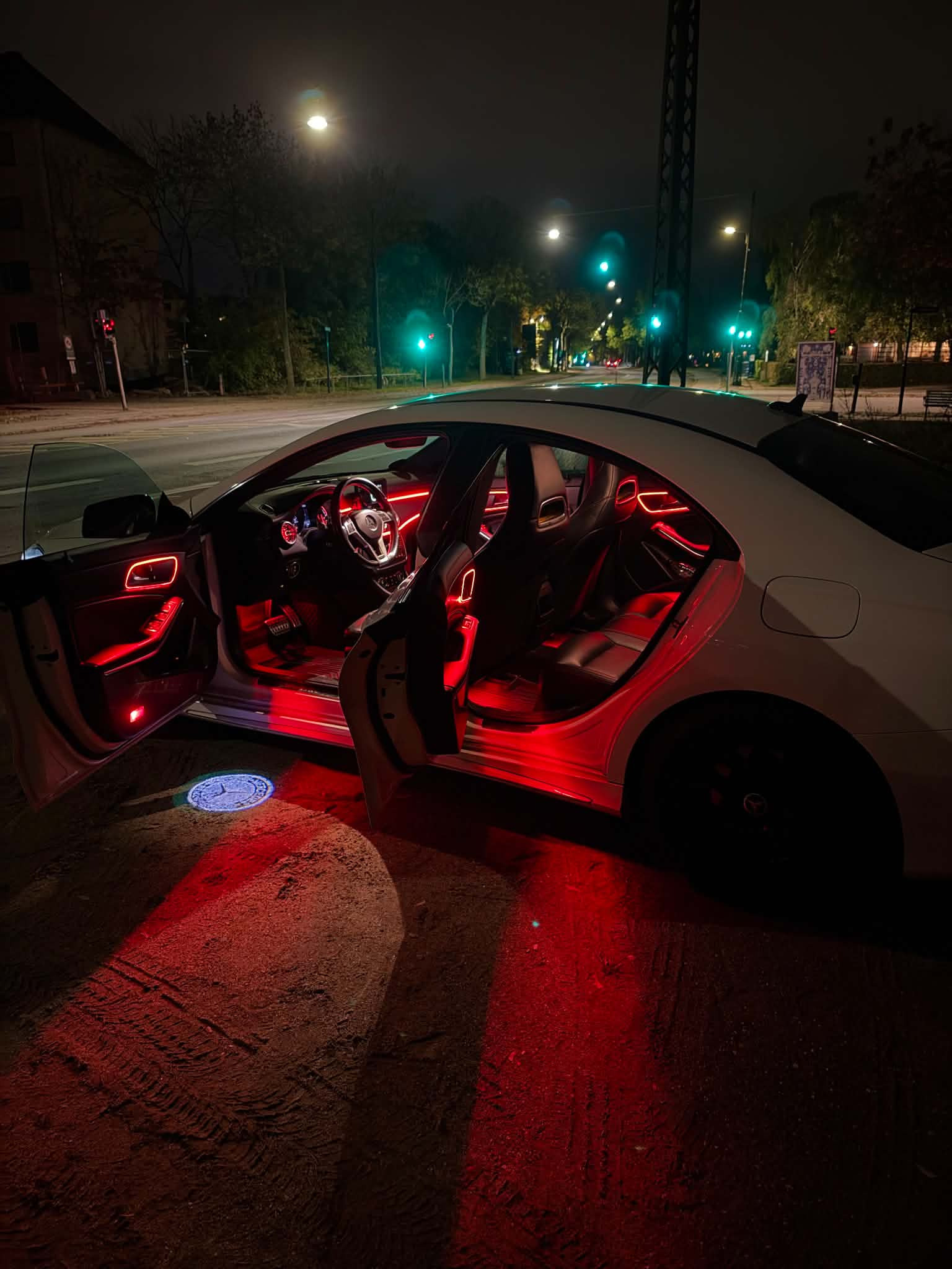 Hvid Mercedes CLA200 fra 2013