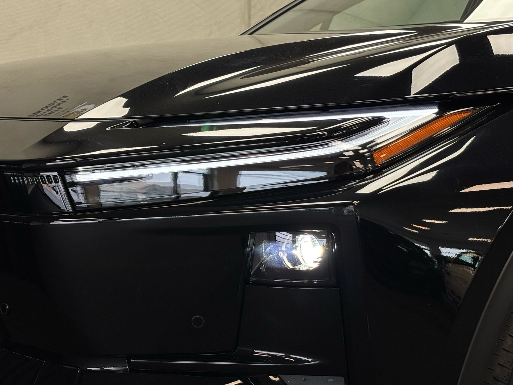 Sort Toyota C-HR+ fra 2026