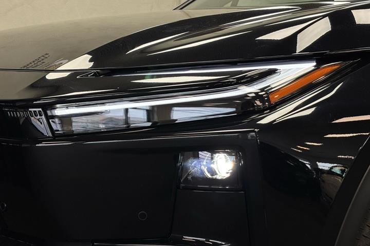 Sort Toyota C-HR+ fra 2026