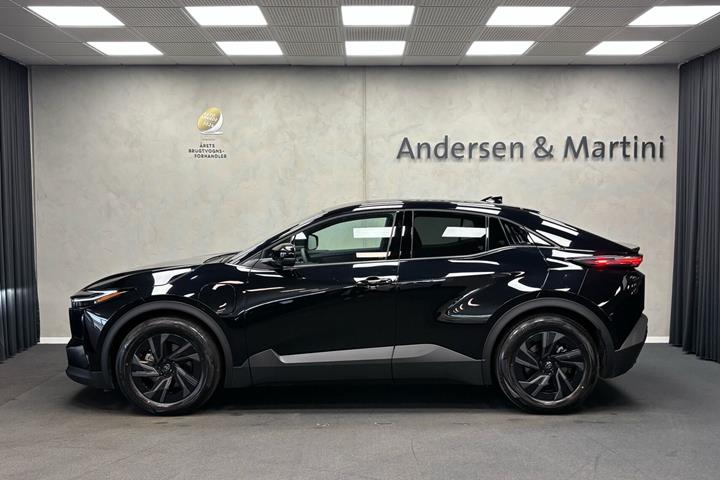 Sort Toyota C-HR+ fra 2026