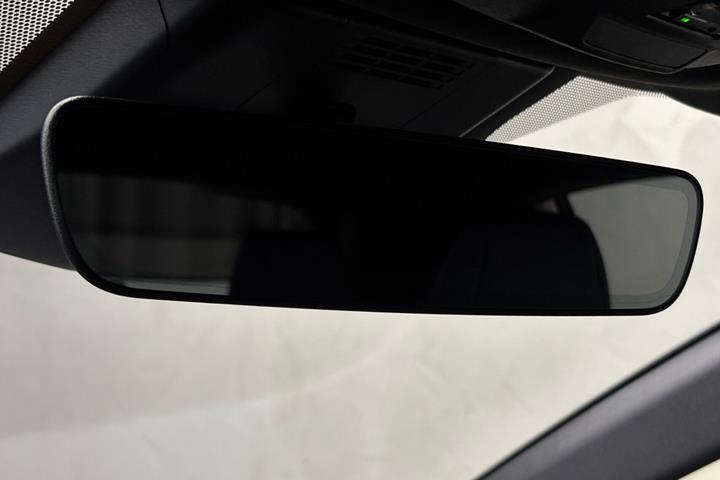 Sort Toyota C-HR+ fra 2026