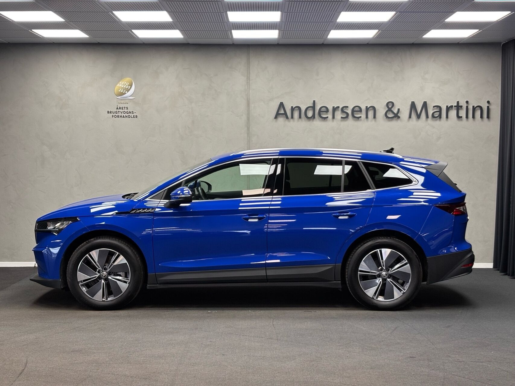 Blå Skoda Enyaq fra 2024