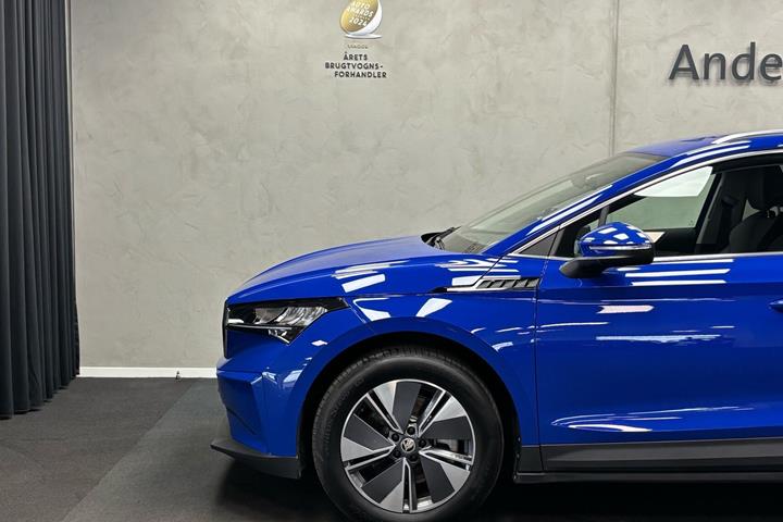 Blå Skoda Enyaq fra 2024