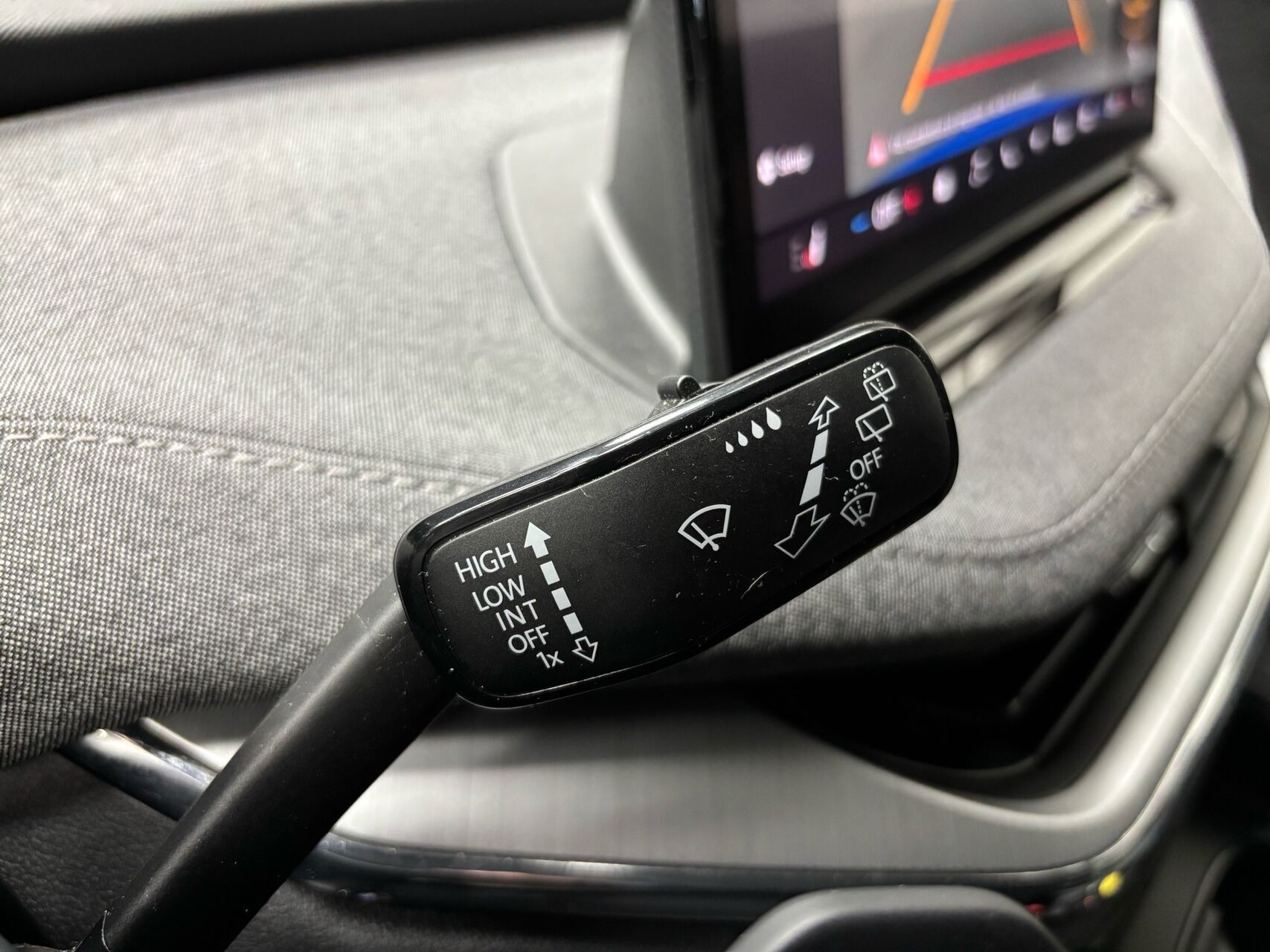 Blå Skoda Enyaq fra 2024