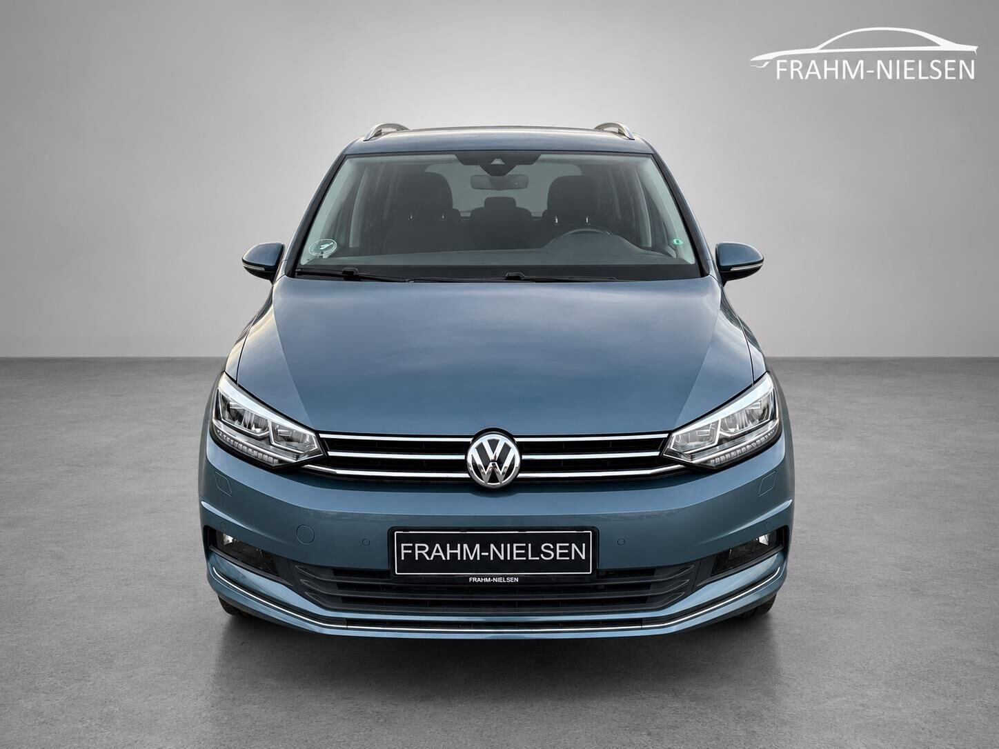 Blå VW Touran fra 2019