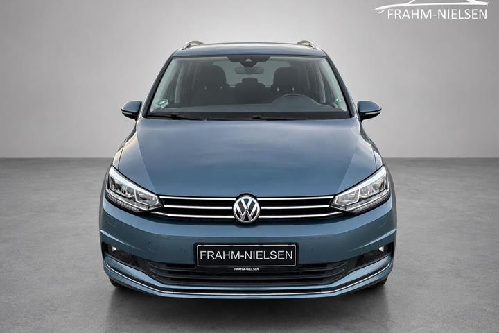 Blå VW Touran fra 2019