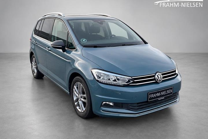 Blå VW Touran fra 2019