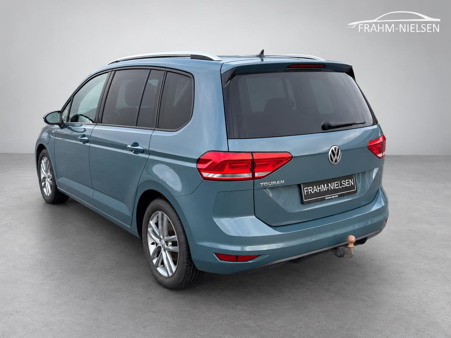 Blå VW Touran fra 2019
