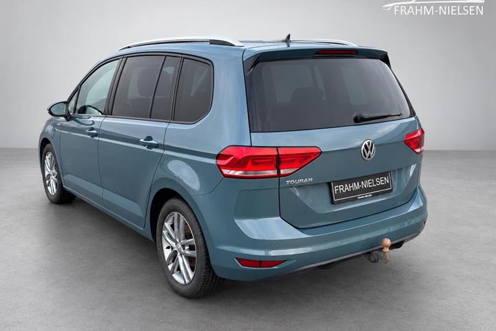 Blå VW Touran fra 2019