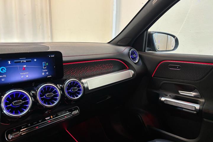 Sort Mercedes EQB250+ fra 2024