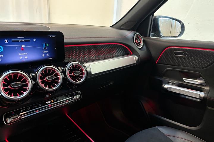 Sort Mercedes EQB250+ fra 2024