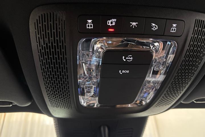 Sort Mercedes EQB250+ fra 2024