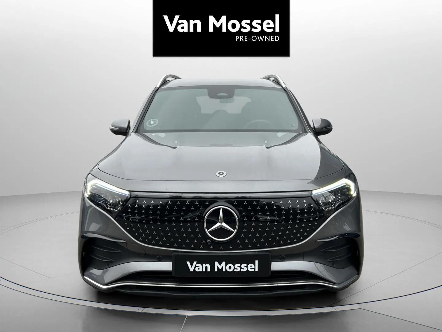 Grå Mercedes EQB250+ fra 2025