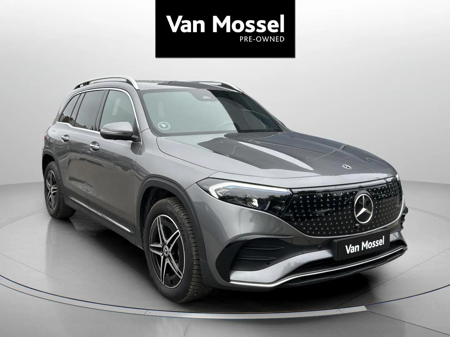 Grå Mercedes EQB250+ fra 2025
