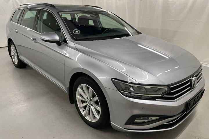 Sølv VW Passat fra 2020