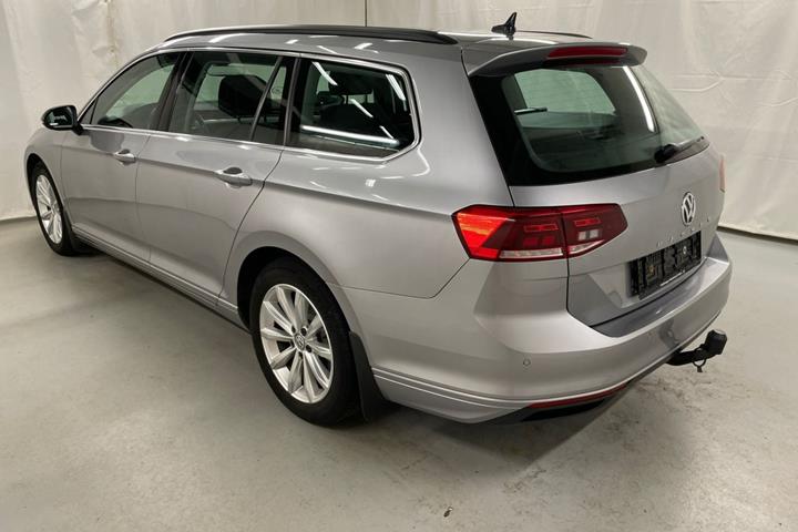 Sølv VW Passat fra 2020