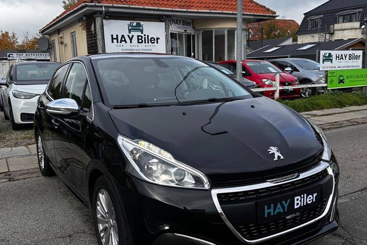 Sort Peugeot 208 fra 2018
